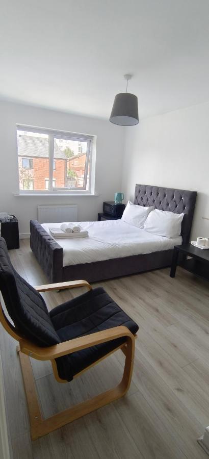 Free Car Park And Walk To Coop, Etihad, Piccadilly Manchester Extérieur photo